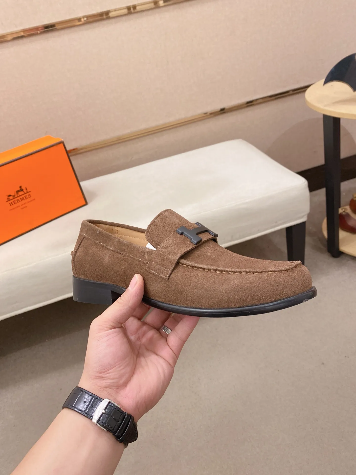 Men's shoes💰: 620💰[HERMES/Hermes]⚠️Top craftsmanship-fashionable business casual style! Pure and high quality can be compared at 1:1! Fabric: Original full-grain cowhide/Lining: Cowhide lining! The texture and comfort have been improved to another level! Rubber anti-slip bottom! Yardage: 39-44. Can be customized for 38.45.